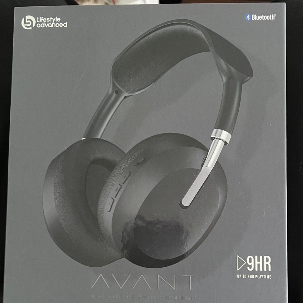 Avant Black High Definition Over-Ear Headphones. Bluetooth. Noise Reduction NIB.
